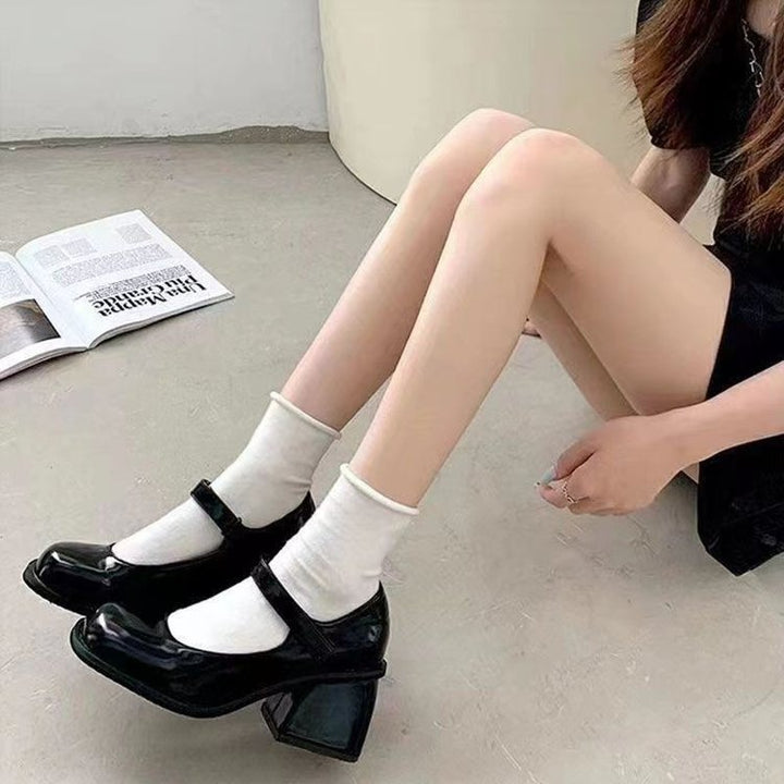 Dame Mary Jane pumps med elegant rem og komfortabel blokhæl Stilla
