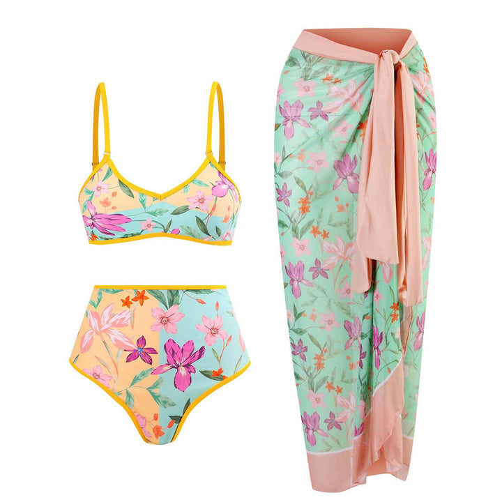 Dame bikini-sæt med blomsterdesign og elegant indpakningsnederdel Stilla