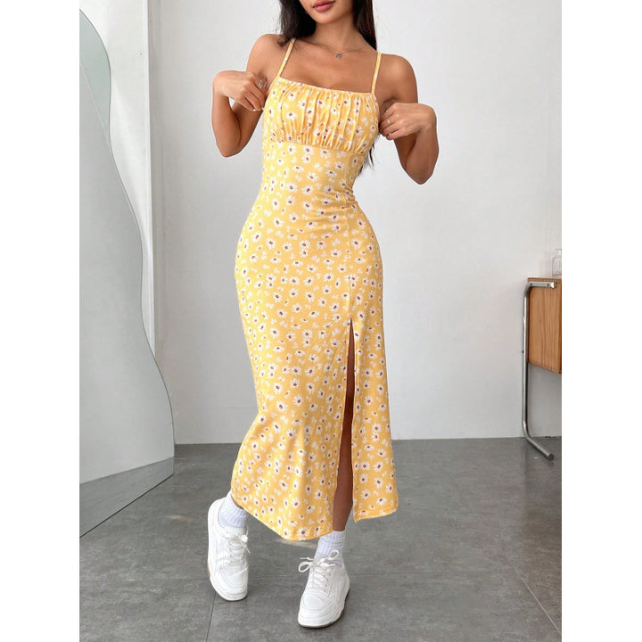 Dame blomsterkjole med spaghettistropper og sidekærve Skovae