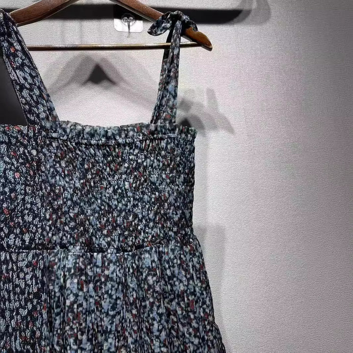 Dame blomsterkjole med spaghetti-stropper og legende flæse Stilla