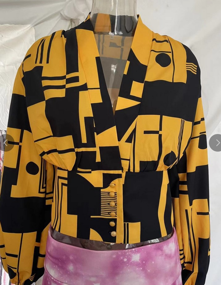 Stilla | Romantisk V-hals lanternemansjett bluse top