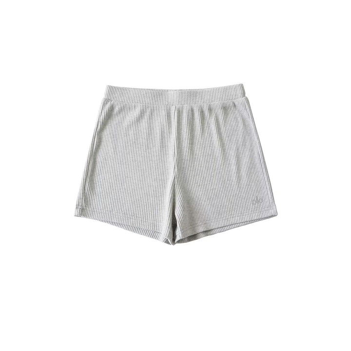 Dame funktionsshorts i moderne ribdesign med elastisk bund og praktiske sidelommer Stilla