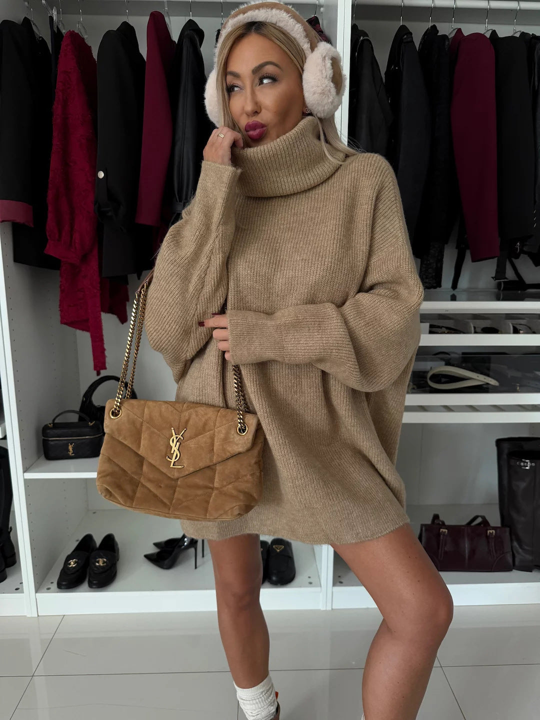 Kvinders oversized sweater med høj krave Skovae