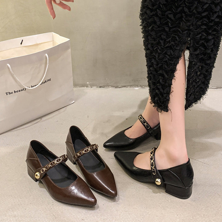 Dame spidsede Mary Jane pumps med klodsede remdetaljer Stilla