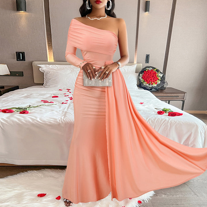 Dame elegant omslagskjole med asymmetrisk one-shoulder-design og flydende skørt Stilla
