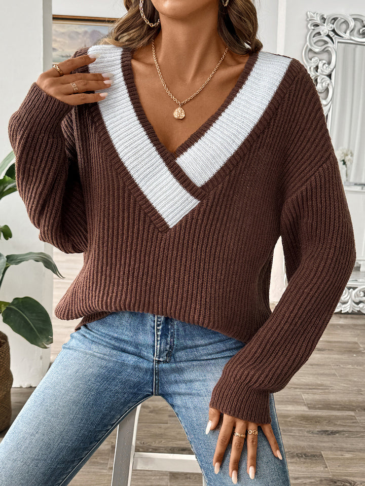 Dame sweater med moderne V-udskæring og ribstruktur Stilla