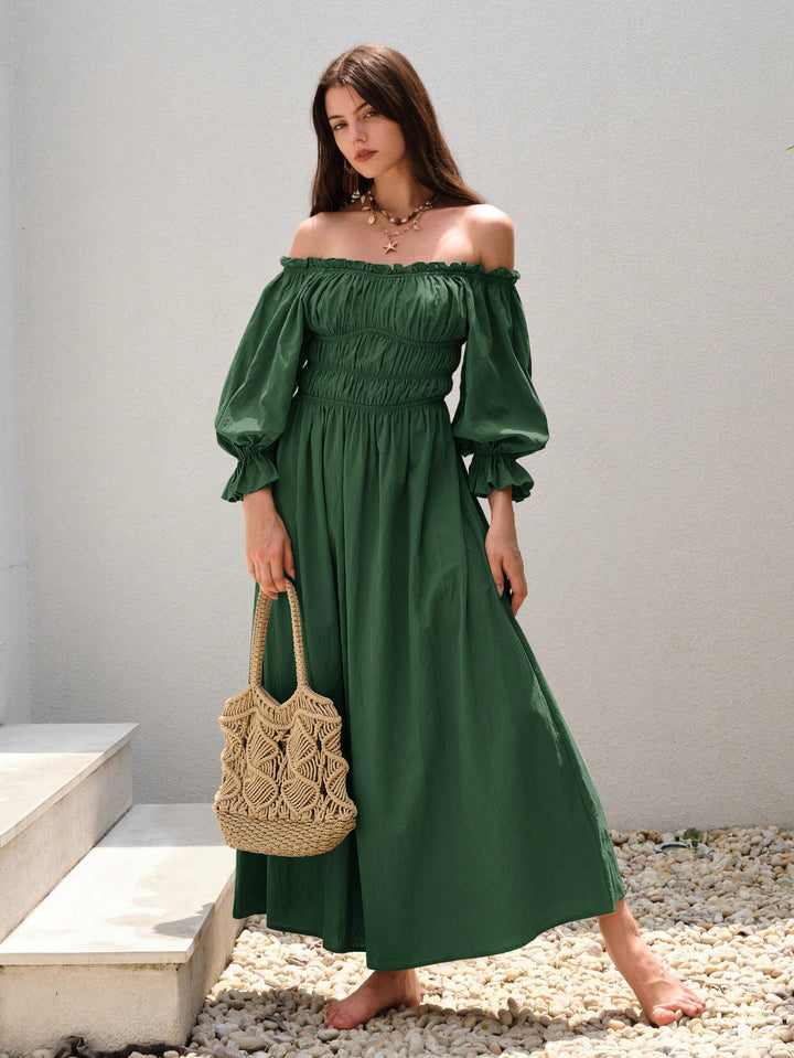 Kvindernes maxi kjole i elegant off-shoulder stil med samlede puffærmer Stilla