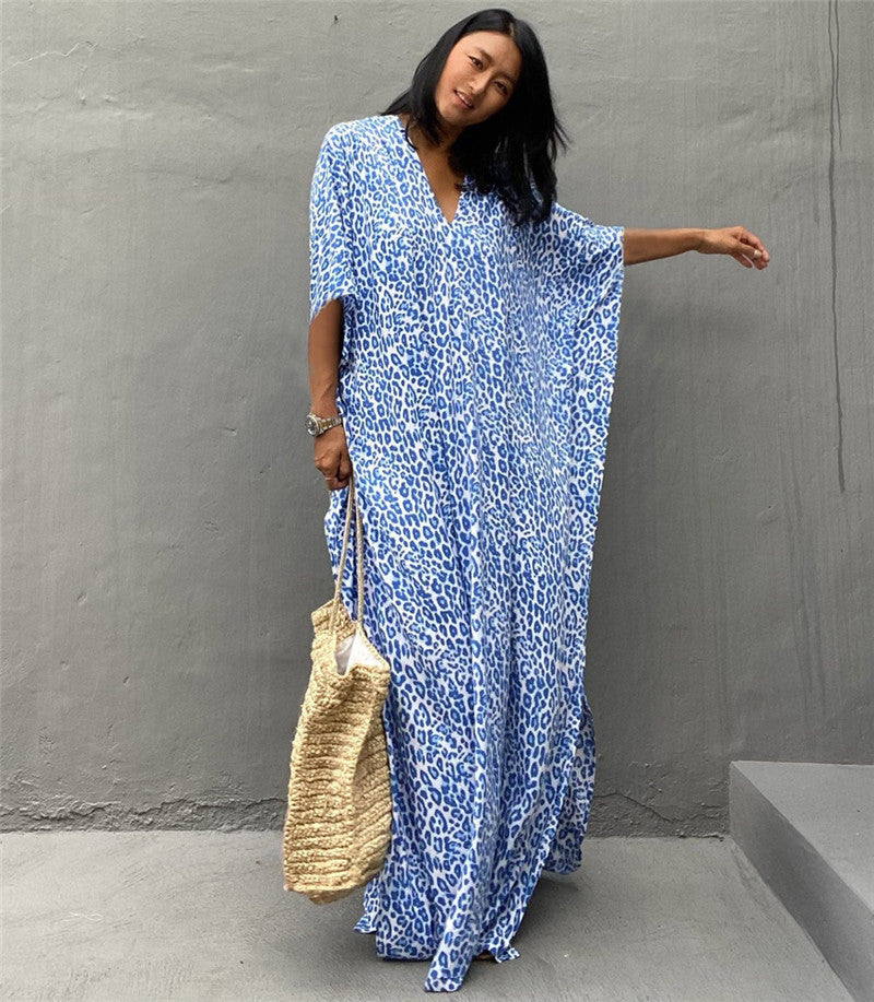 Dame Maxi-kjole med asymmetrisk snit og dyreprint Stilla