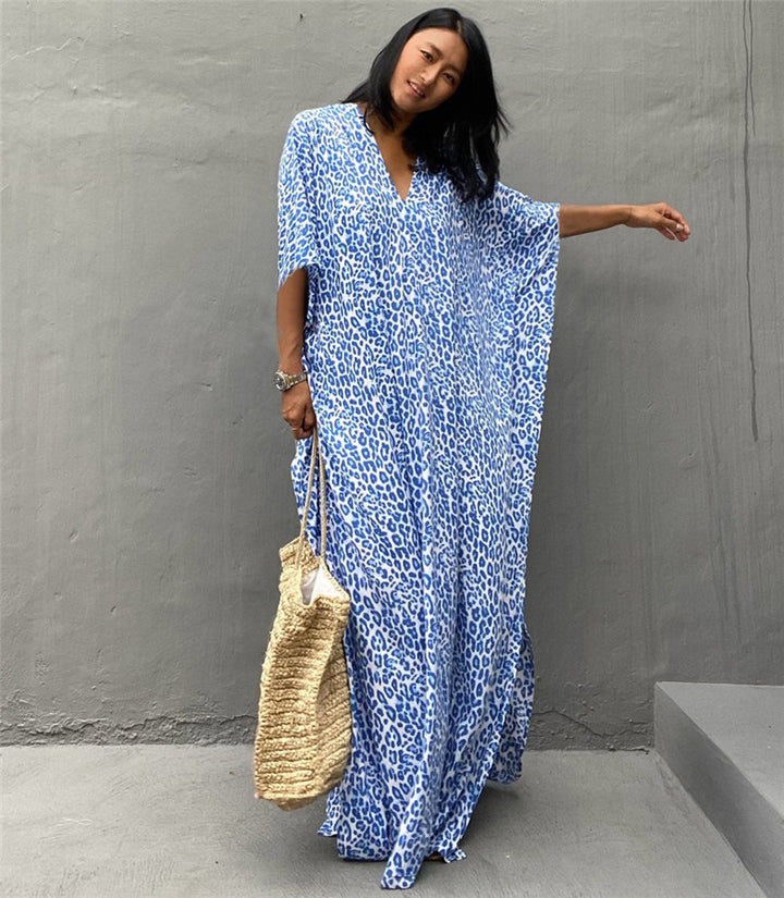 Dame Maxi-kjole med asymmetrisk snit og dyreprint Stilla