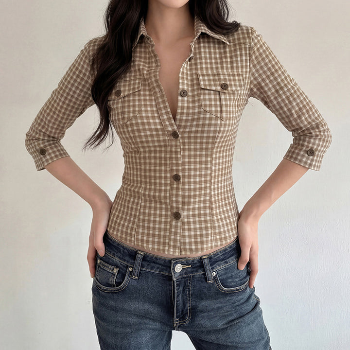 Dame ternet blouse med figursyet snit og brystlommer Skovae