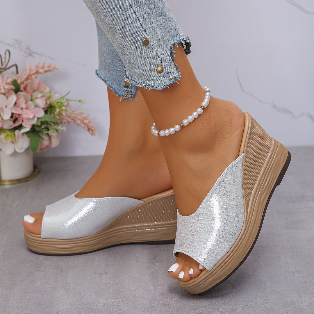 Damer Wedge-sandaler med moderigtigt åbent tå-design og behagelig hælområde Stilla
