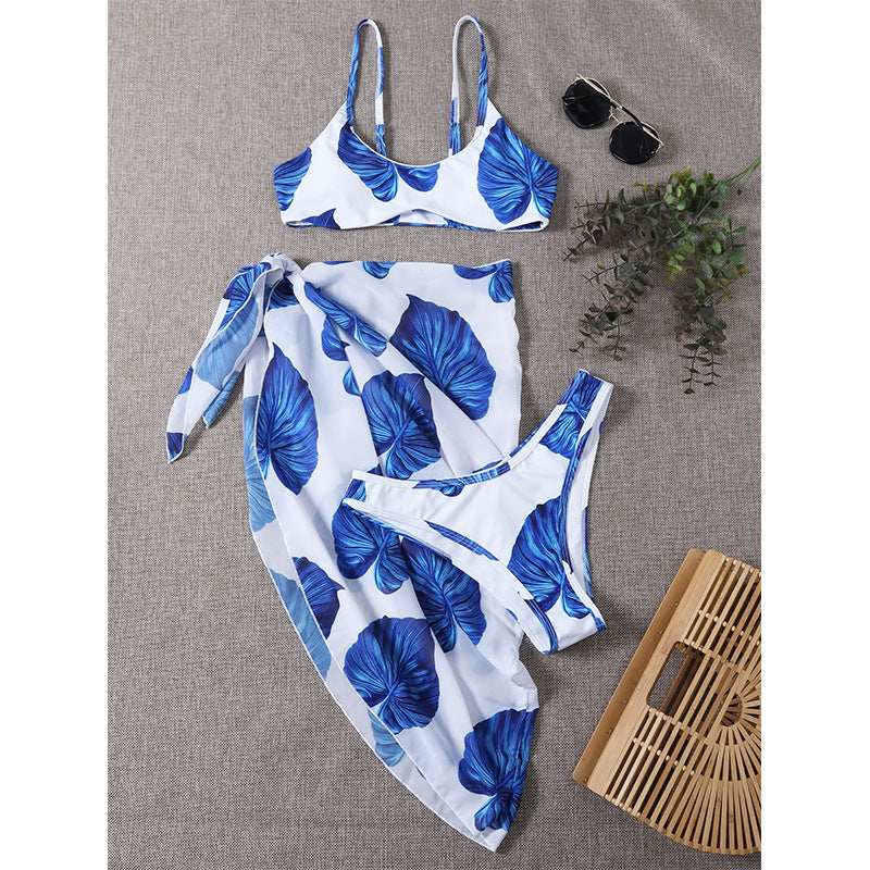 Dame bikini-sæt med elegant indpakningsskørt og moderigtigt bladdesign Stilla