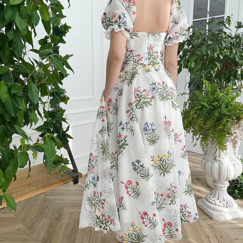Dame Blomsterbroderet Maxikjole med Puffærmer og Høj Nederdel Stilla
