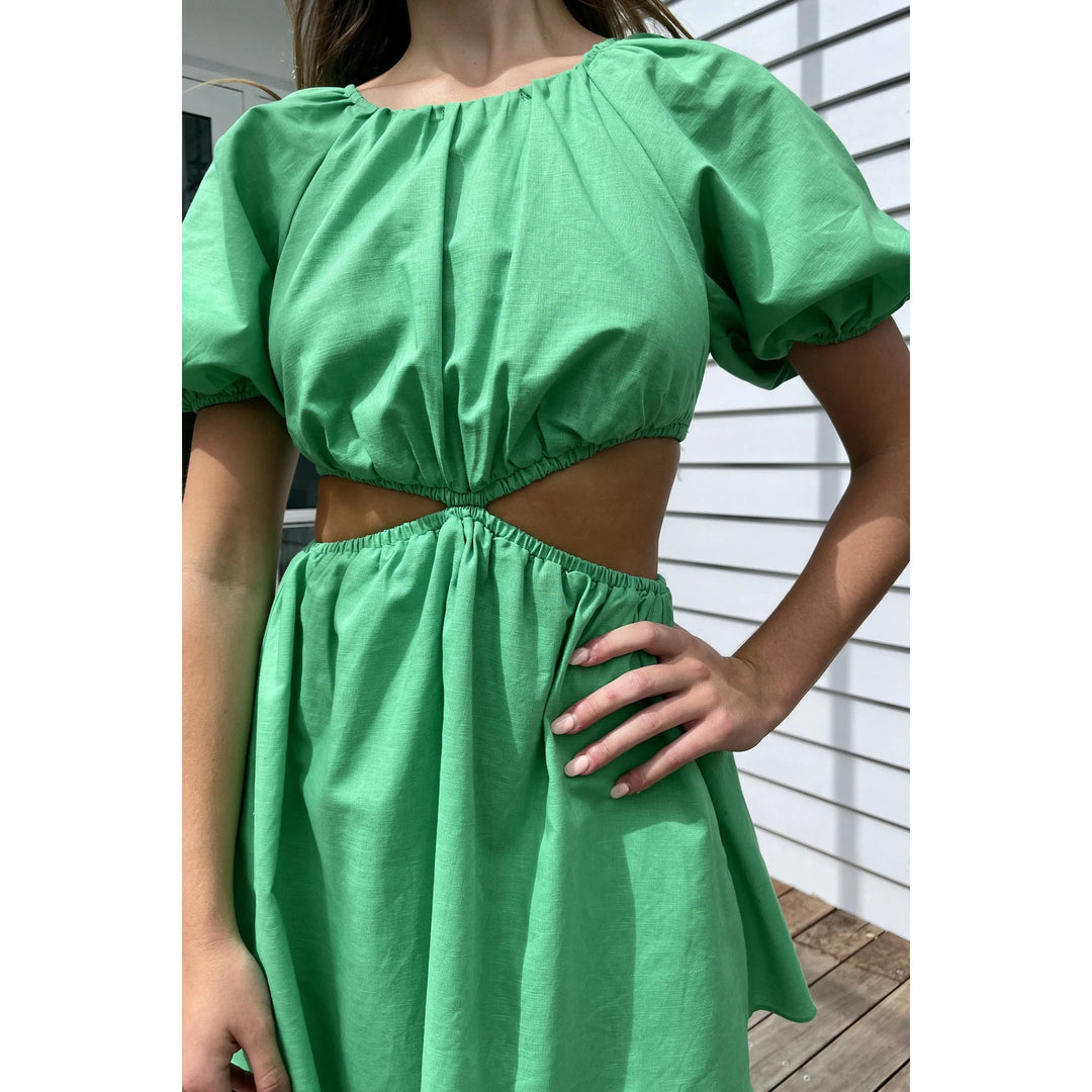 Damer sommerkjole med cut-out og puffærmer Stilla