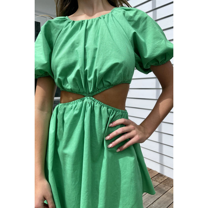 Damer sommerkjole med cut-out og puffærmer Stilla