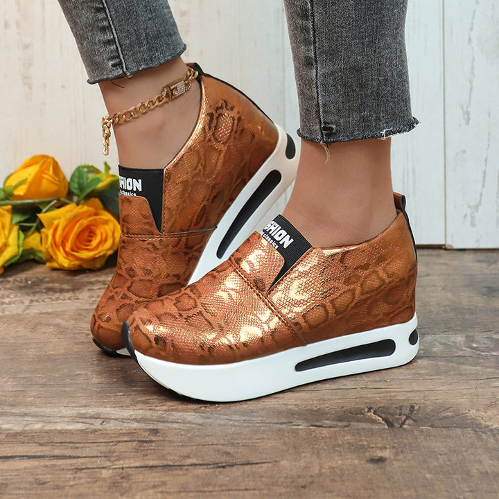 Dame Slip-On Sneakers med modermæssigt slangeskinds mønster og elastisk indgang Stilla