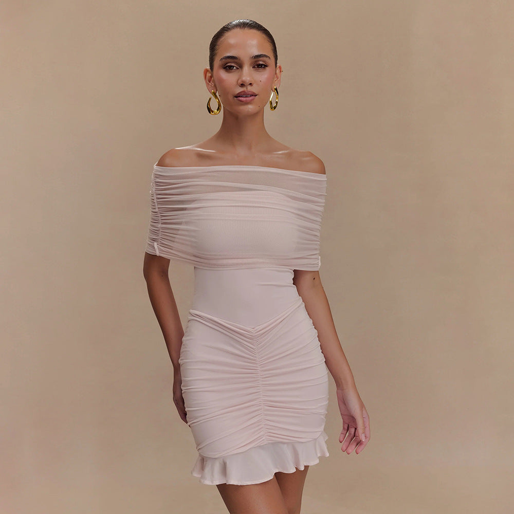Dame Off-Shoulder Minikjole med Rynker og Flæsekant Stilla