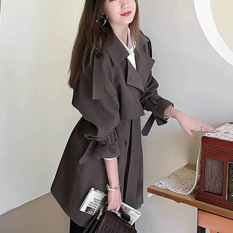 Dame mode trenchcoat med tekstureret design Stilla