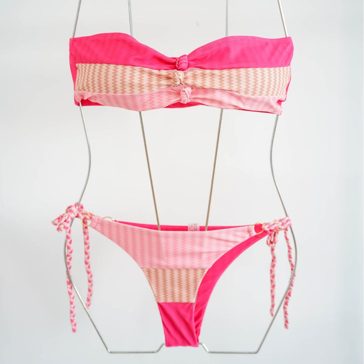 Dame Bandeau-bikini med raffinerede knudedetaljer og legende design Skovae