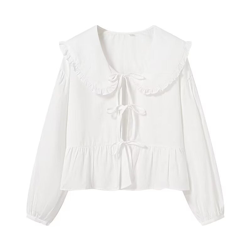 Damebluse med rynkedetalje og elegant krave Stilla