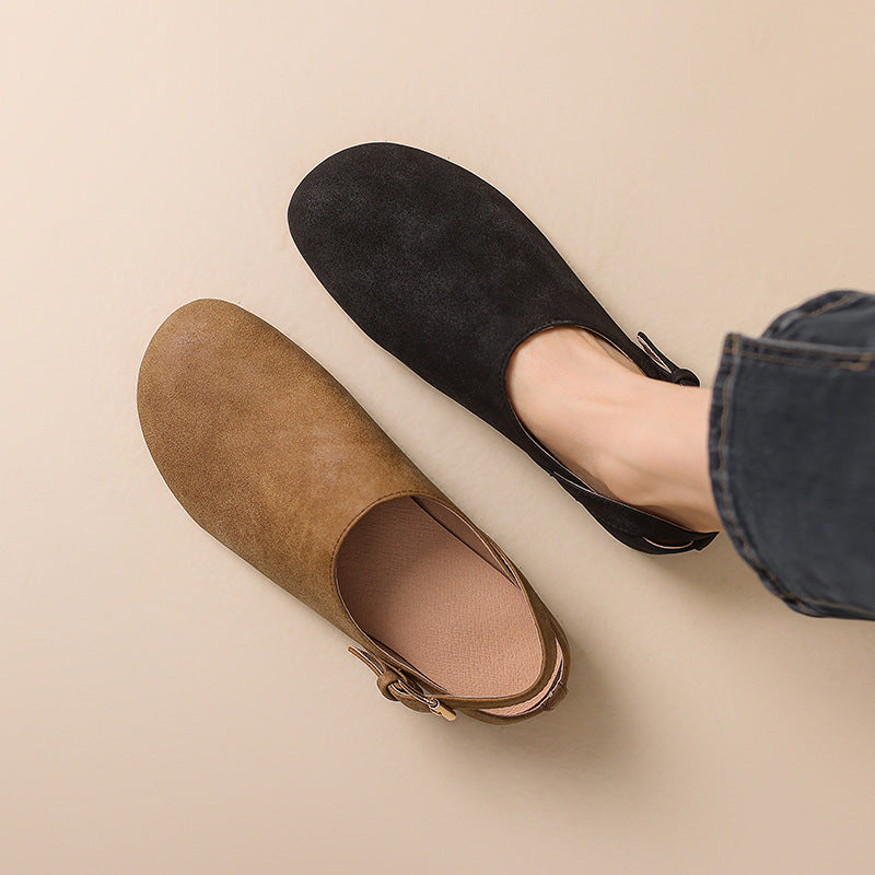 Femme Slip-On Suede Pantoletten med justerbar rem Stilla