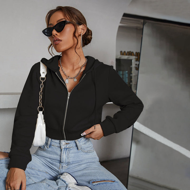 Kvinders cropped hoodie jakke med moderigtigt snit og behageligt materiale Stilla