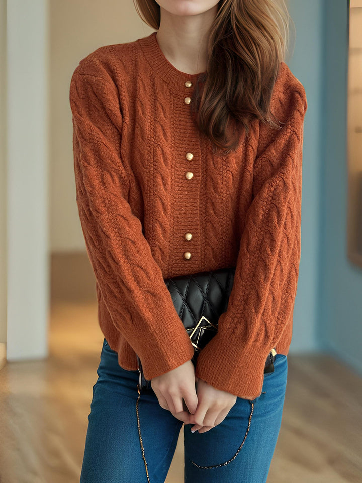 Dame chunky strik cardigan med dekorative knapper og kabelmønster Stilla