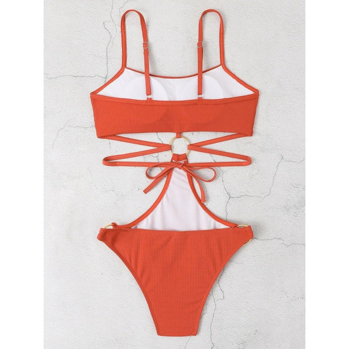 Dame Bikiniset med stilfuld cut-out design og gyldne accenter Skovae