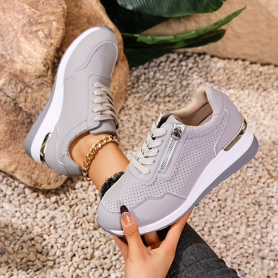 Dame Sporty sneakers model med åndbart overmateriale og båndaccent Stilla