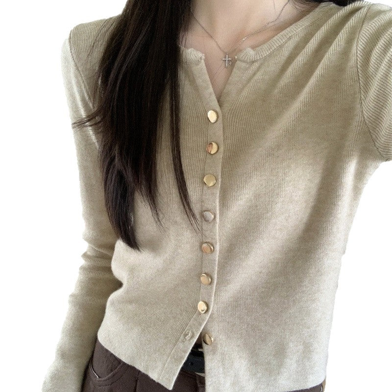 Kvinde elegant cardigan med knapdetalje og blødt materiale Stilla