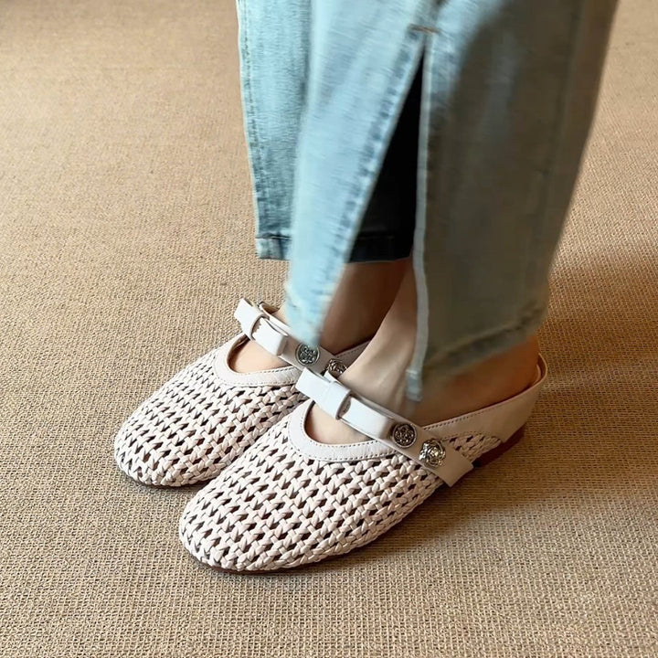 Femme Mesh Slip-On Mules med dekorativ sløjfe- og knapdetalje Stilla