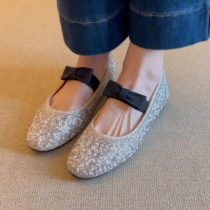 Dame dekorerede Mary Jane ballerinaer med sløjfedetalje Stilla