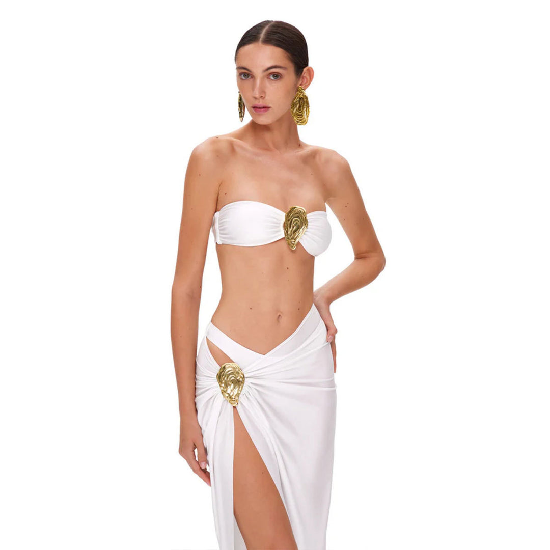 Dame bikini-sæt med glamourøs blomsterapplikation og raffinerede indviklingsdetaljer Stilla