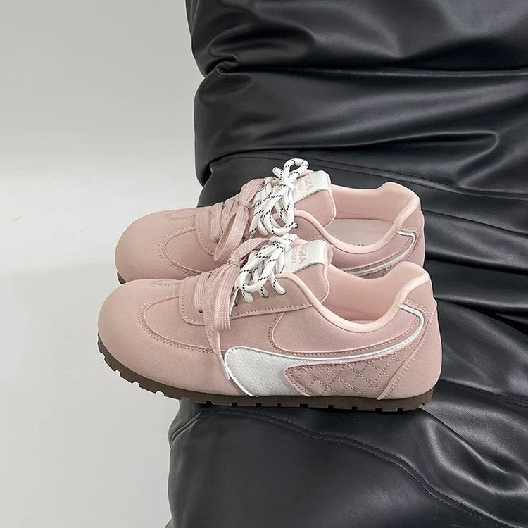 Dame sporty sneakers i vintage design med åndbar mesh-overflade og dæmpende sål Stilla