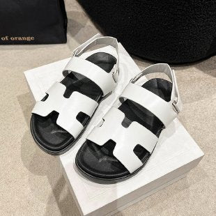 Dame sandaler med moderigtigt rem-design og ergonomisk fodseng Stilla