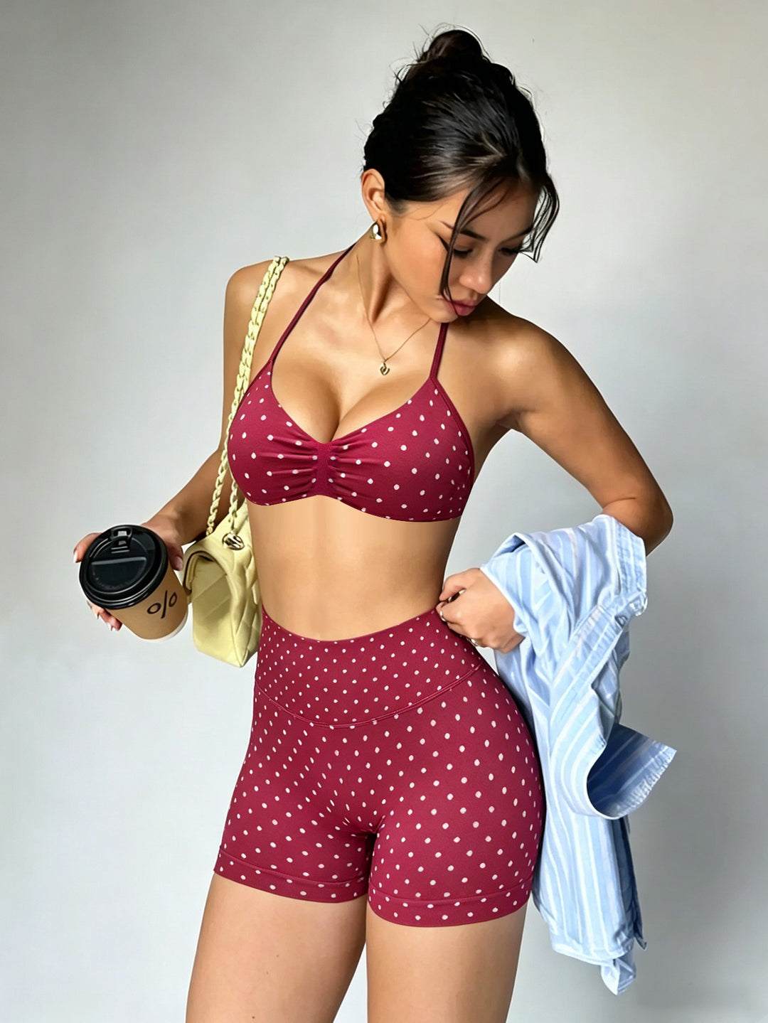 Dame Sporty bikini sæt med højt skårne shorts og elastisk støtte Skovae