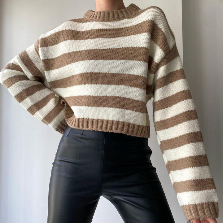 Dame afslappet sweater med moderne stribemønster og behagelig pasform Stilla