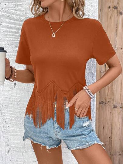 Dame T-shirt med frynse design og rund halsudskæring Stilla