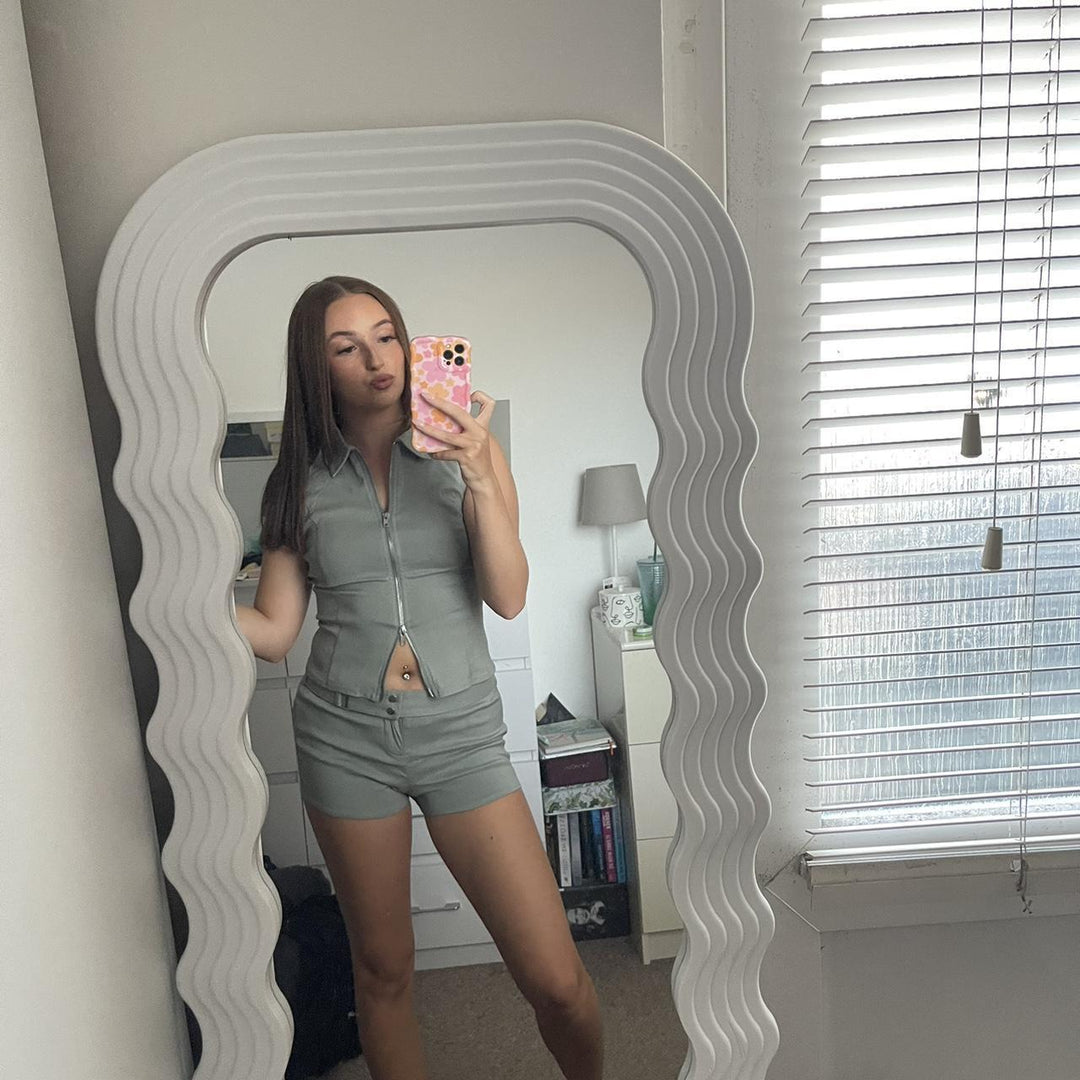 Dame figursyet Cropped-Top med lynlås og matchende shorts Stilla