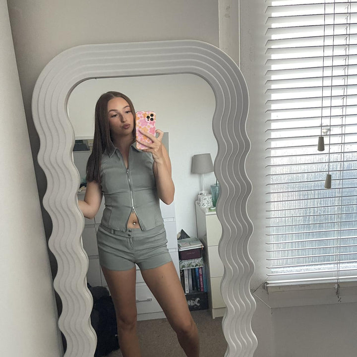 Dame figursyet Cropped-Top med lynlås og matchende shorts Stilla