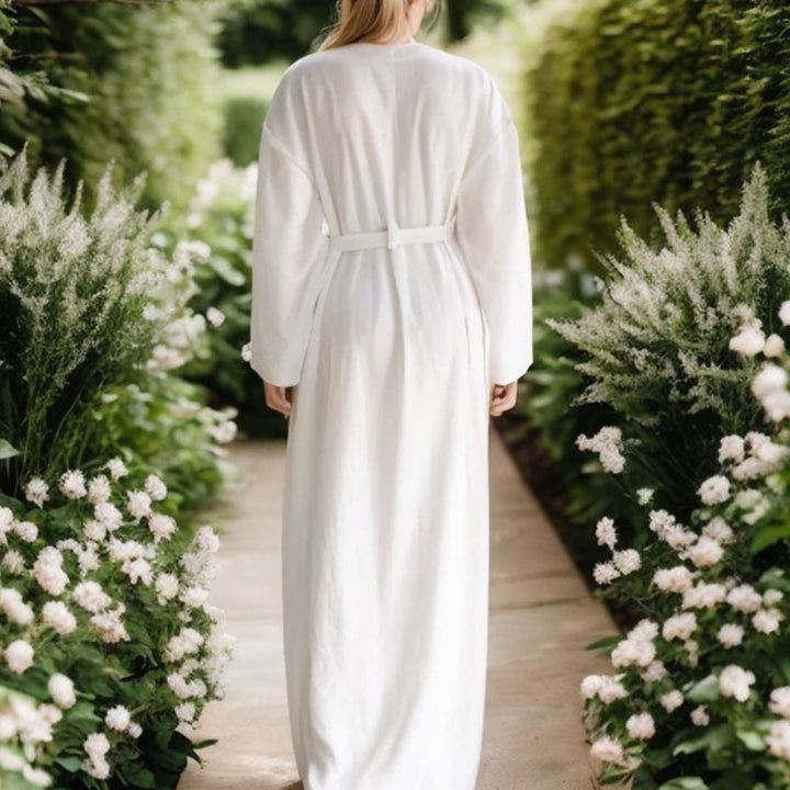 Dame elegant og luksuriøs kimono lavet af silke Stilla