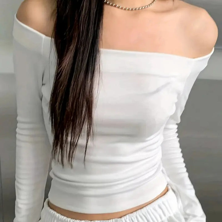 Dame Off-Shoulder Langærmet T-shirt med behagelig pasform og afslappet elegance Skovae