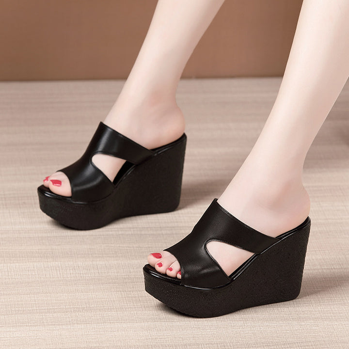 Dame Wedge-sandaler med moderigtigt cut-out-design og komfortabel sål Stilla