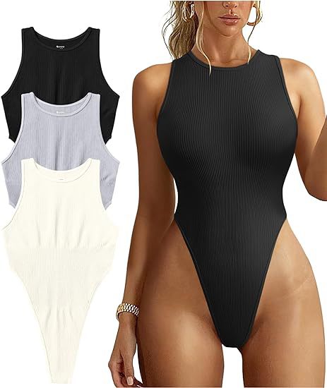Dame badesuit med elegant, figursyet snit og høj halsudskæring Stilla