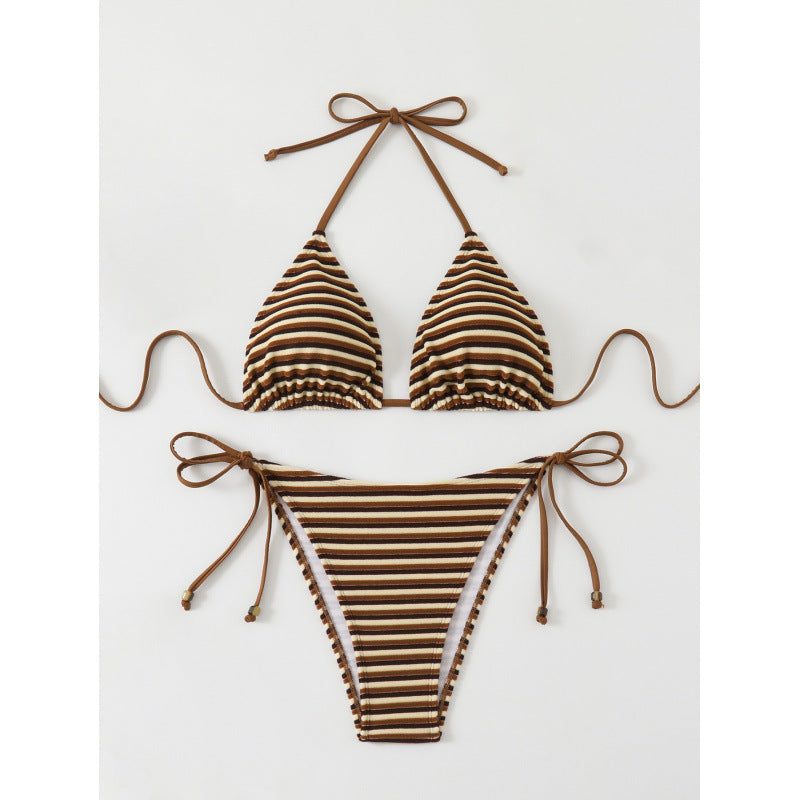 Dame triangel-bikini med justerbare bindebånd og legende stribemønster Skovae