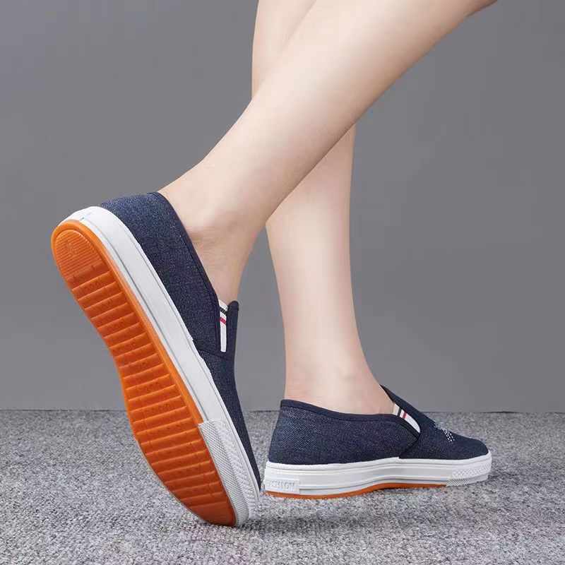 Femme Slip-On Canvas Sneakers Stilla