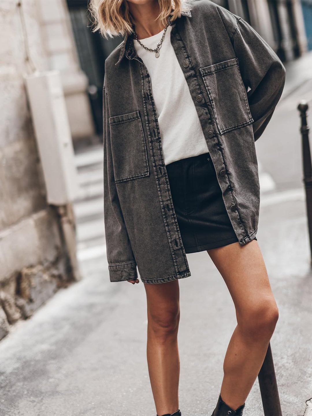 Dame Oversized Jeansjakke med moderigtige detaljer og praktiske lommer Stilla