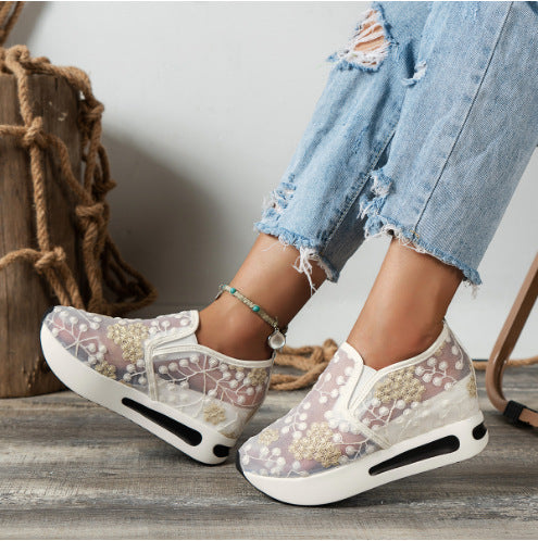 Dame Sporty Sneakers med blomsterbroderi og komfortabel sål Stilla