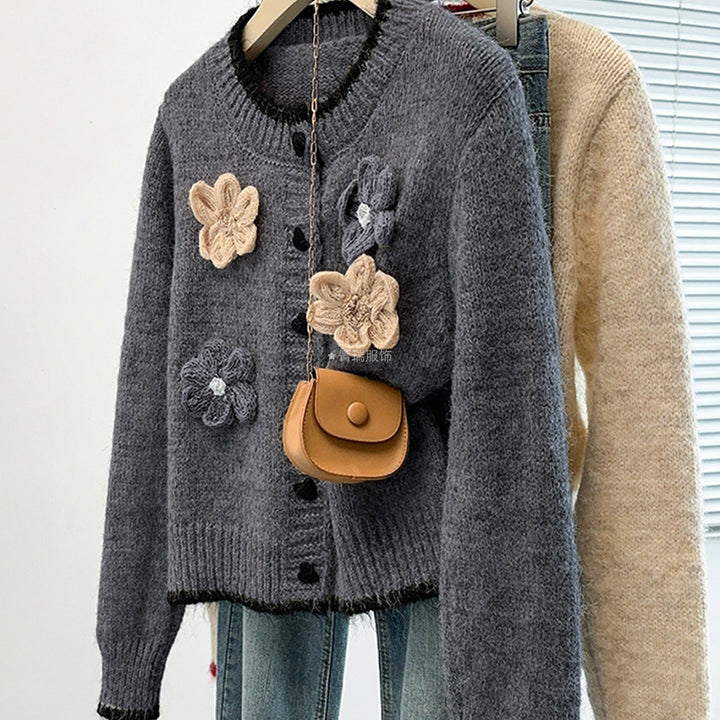 Dame Cozy Knit Cardigan med Blomster Applikationer Stilla