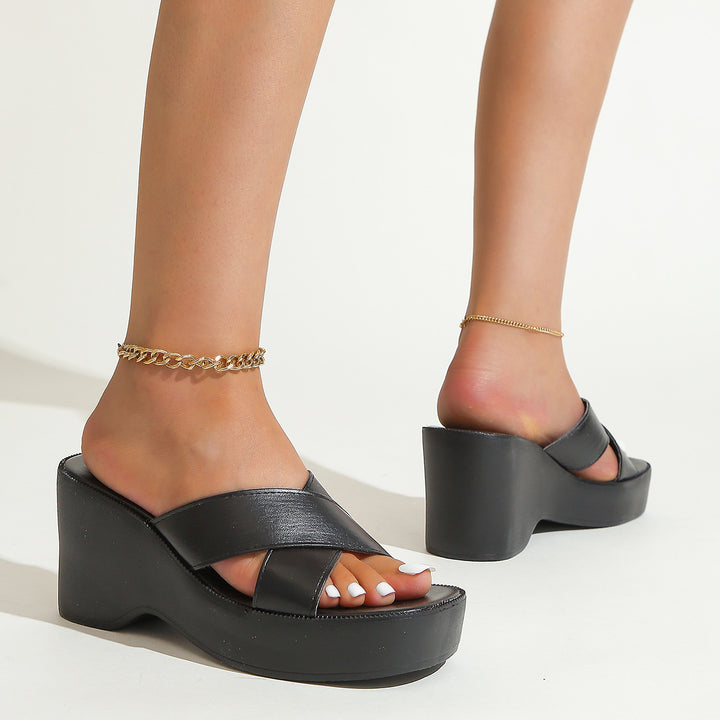 Dame wedge-sandaler med elegant snit og komfortabel sål Stilla
